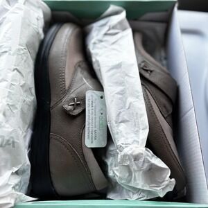 Apex Women's 9.5 NEW Therapeutic Casual Shoe Tan Monk Strap Slip Resistant